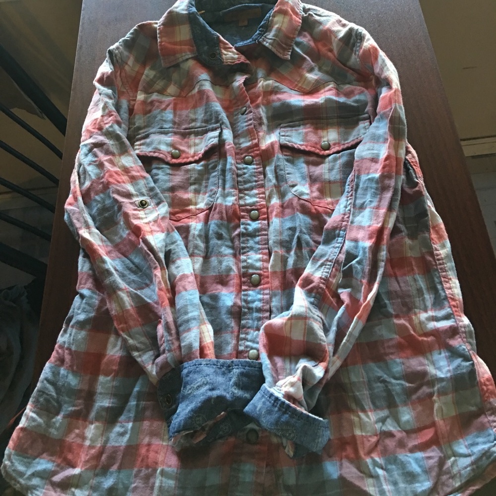 Jach's girlfriend small flannel